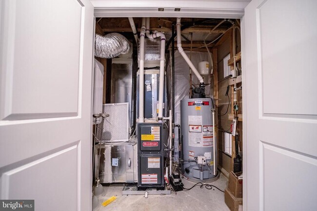 Building Photo - 9816 Cedarmass Cir