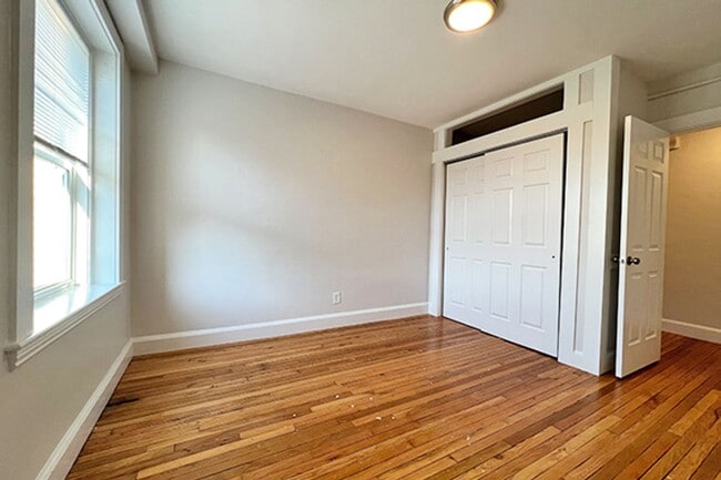 Building Photo - 9/1 Charming downtown Beverly 1BR w/laundr...