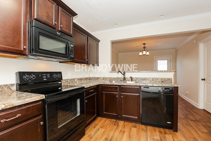 Building Photo - 4814 Octavia St