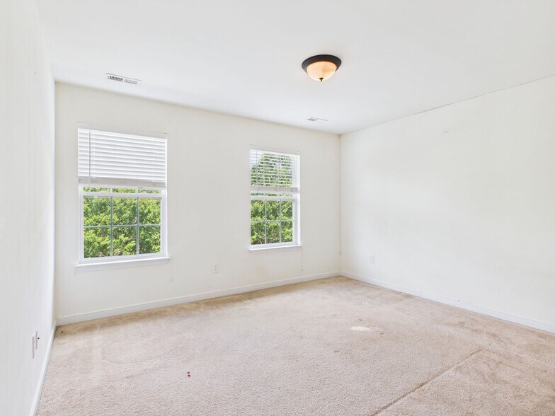 Building Photo - 9443 Rutlandshire Dr