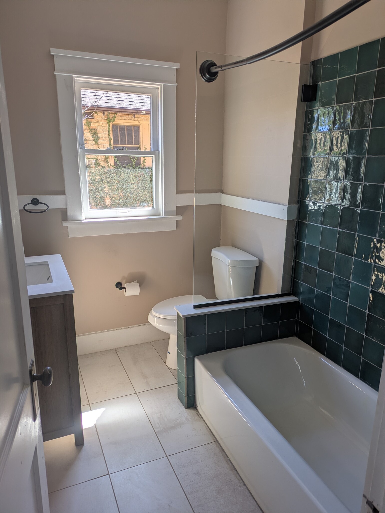 Building Photo - 1272 S University Blvd