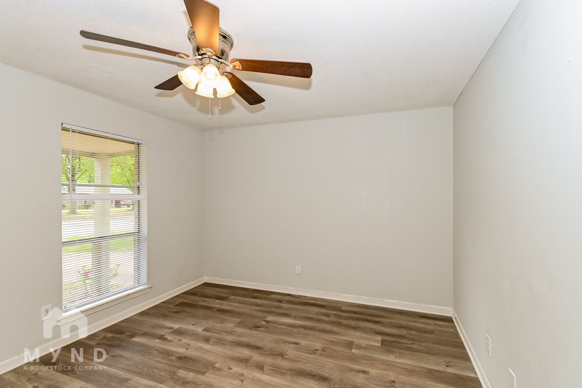 Building Photo - 2890 Briarwood Dr