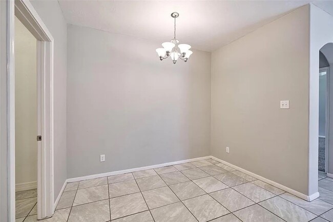 Building Photo - 13714 Hillingdale Ln