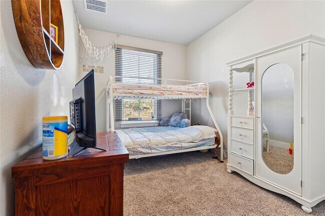 Building Photo - 501 Peace Dr