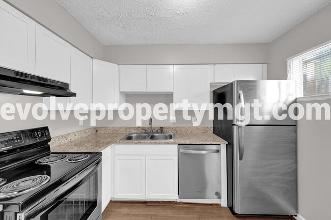 Building Photo - 674 Hobbs Dr