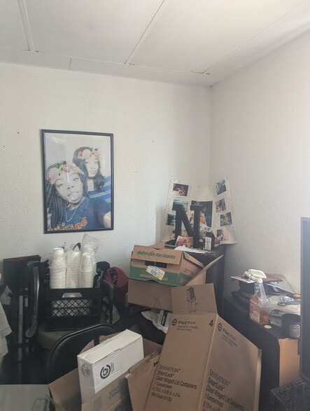 Building Photo - 2020 W Proctor St