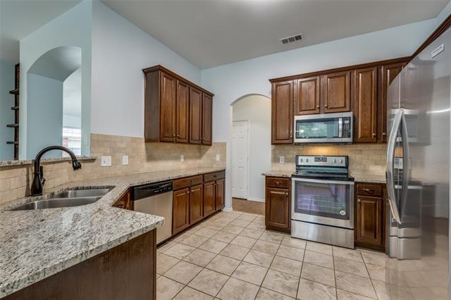 Building Photo - 1617 Redwood Dr