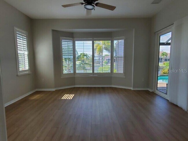 Building Photo - 2100 Aqui Esta Dr