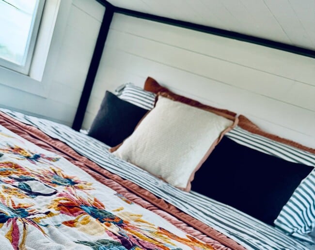 Building Photo - Nomad Nest Available Now For Rent