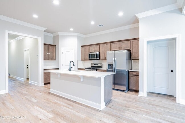 Building Photo - 102 Jubilation St