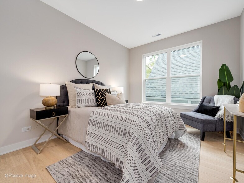 Building Photo - 1631 N Lawndale Ave