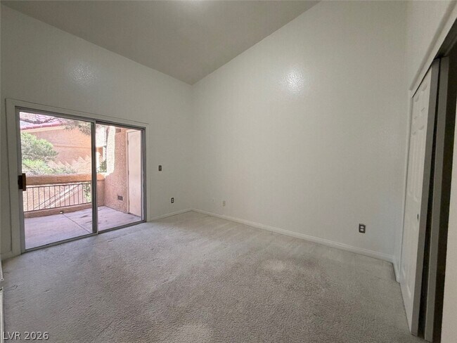 Building Photo - 900 Heavenly Hill Ct