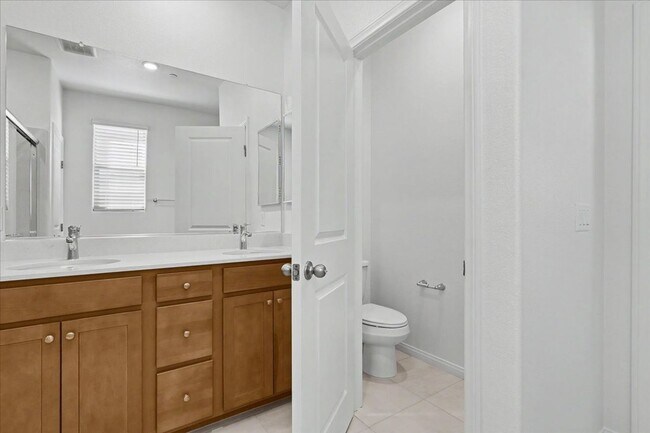 Building Photo - 72 Hornbeck Ln