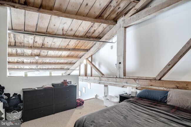 Building Photo - 4 Leverington Ave