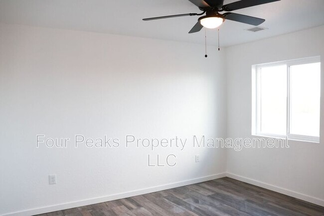 Building Photo - 1851 W 8th S St
