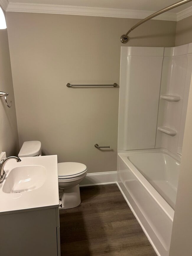 Building Photo - 2848 N Glenn Ave