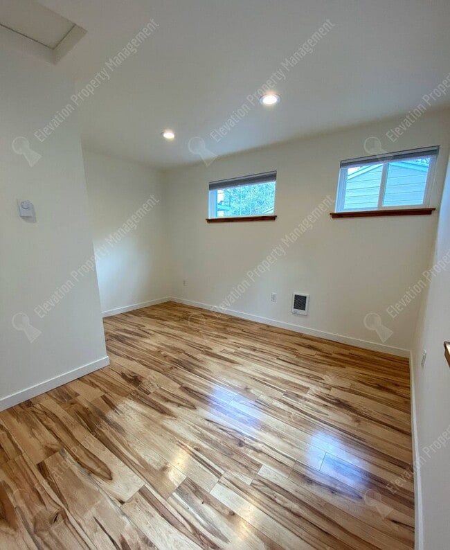 Building Photo - Cute newer built ADU near Downtown Bend