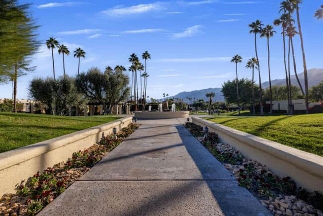 Building Photo - 1173 E Alejo Rd