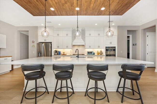 Building Photo - 18805 Valleta Ave