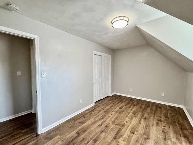 Building Photo - Great Neck Pool Home! First-Time Rental Available NOW! Pet Friendly - Corner Lot - Top Schools!