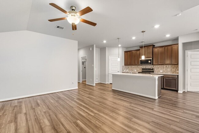 Building Photo - 7222 Melrose Ln