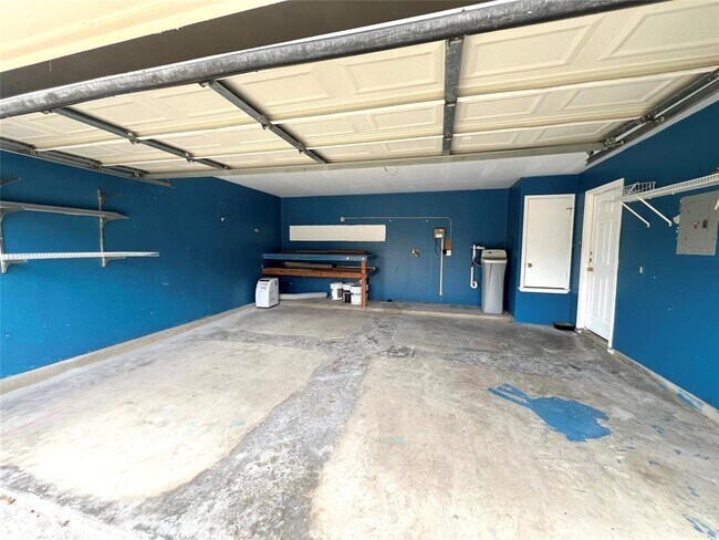 Building Photo - 2829 Deerfern Ln