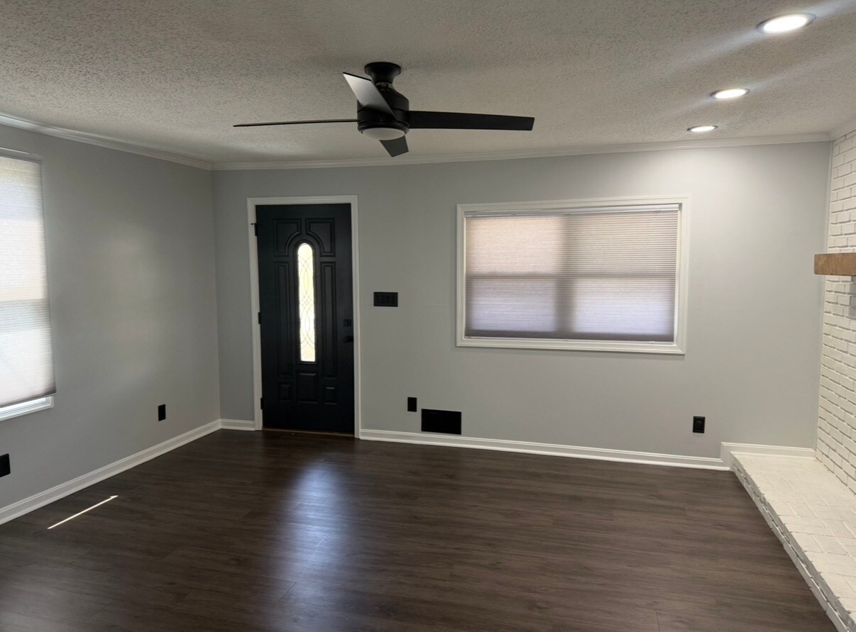 Building Photo - 119 Cloverhill Rd