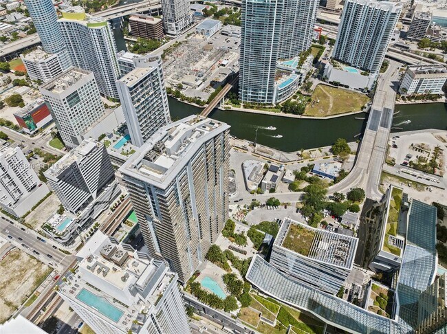 Building Photo - 88 SW 7th St