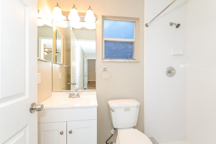 Building Photo - 2345 Captain Dr