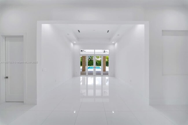 Building Photo - 10203 SW 136th St