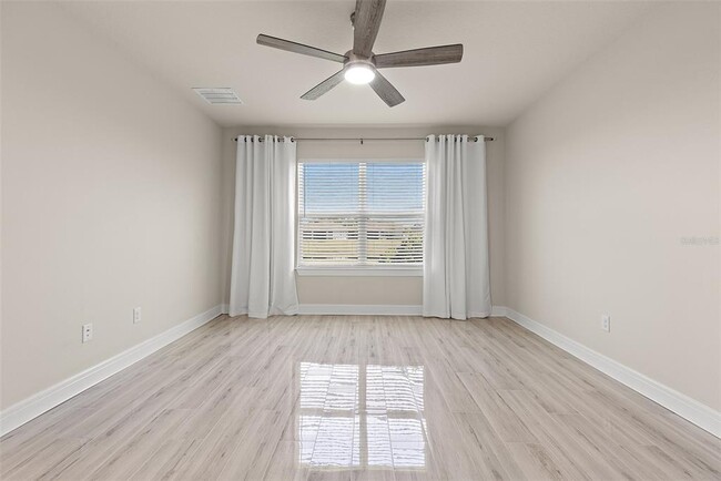 Building Photo - 9256 Royal River Cir