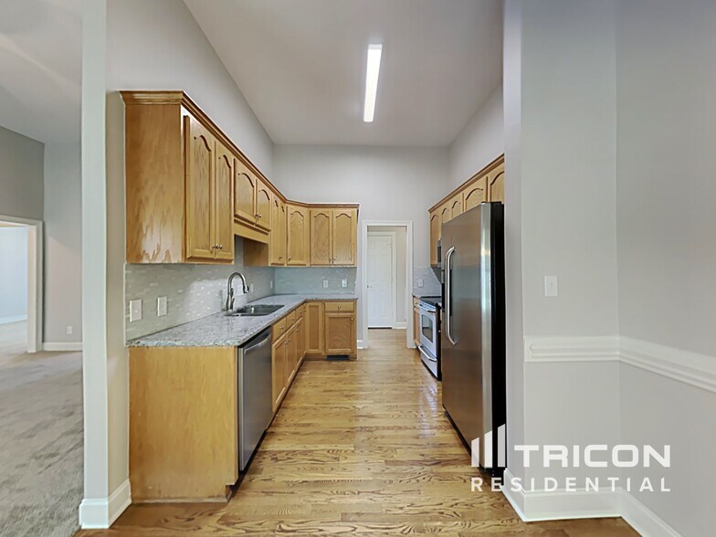 Building Photo - 1212 Danielle Downs Ct SE