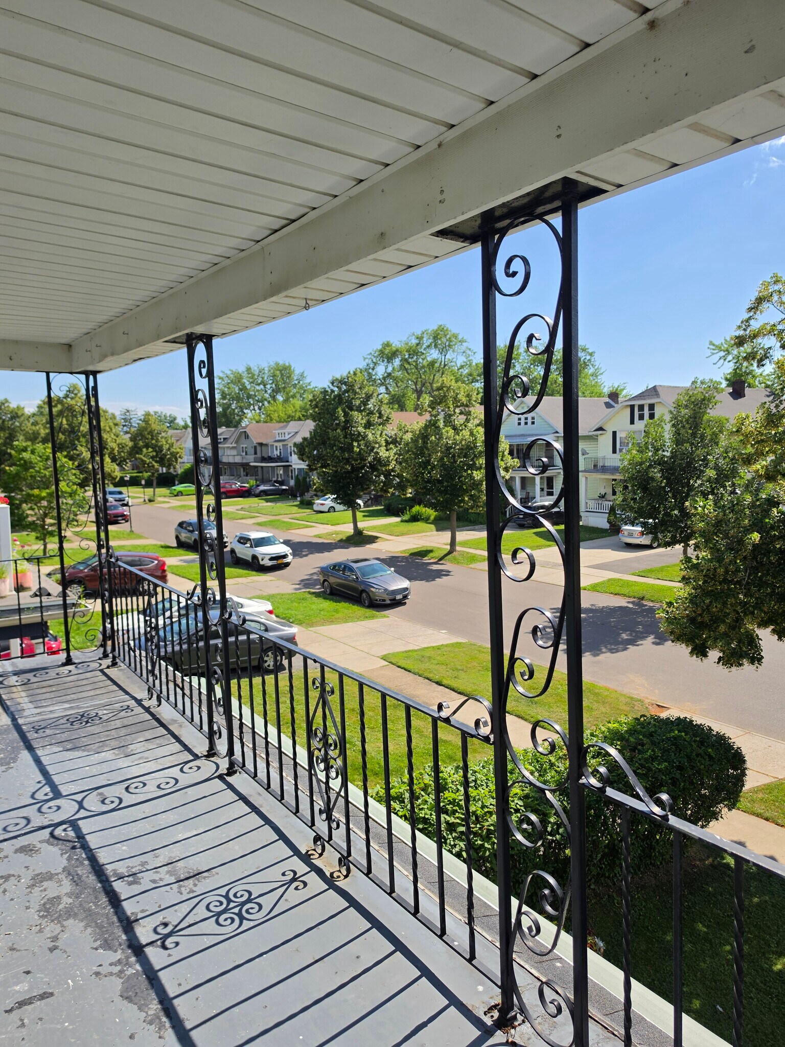 Building Photo - 339 Crestwood Ave