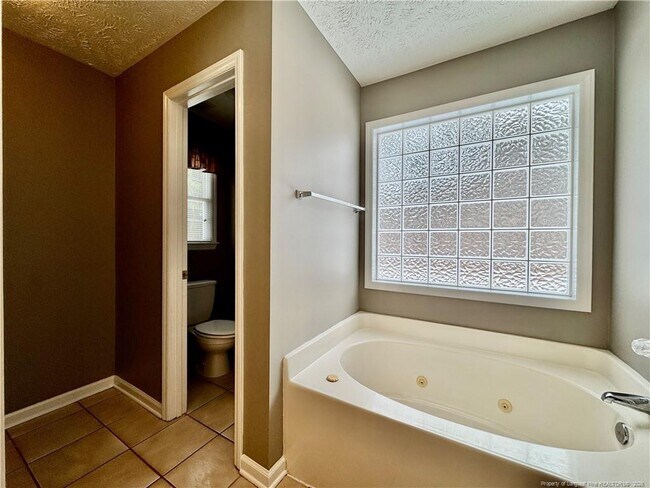 Building Photo - 271 Stone Cross Dr