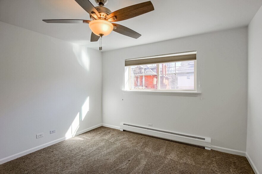 Building Photo - 1332 N Williams St