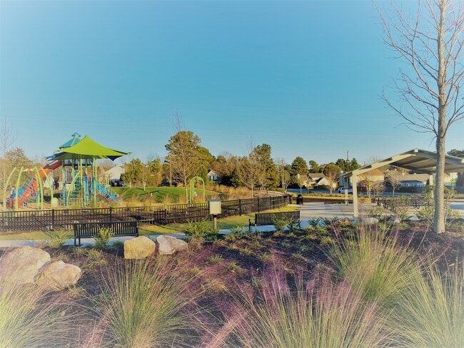 Building Photo - 10920 Donamere Dr