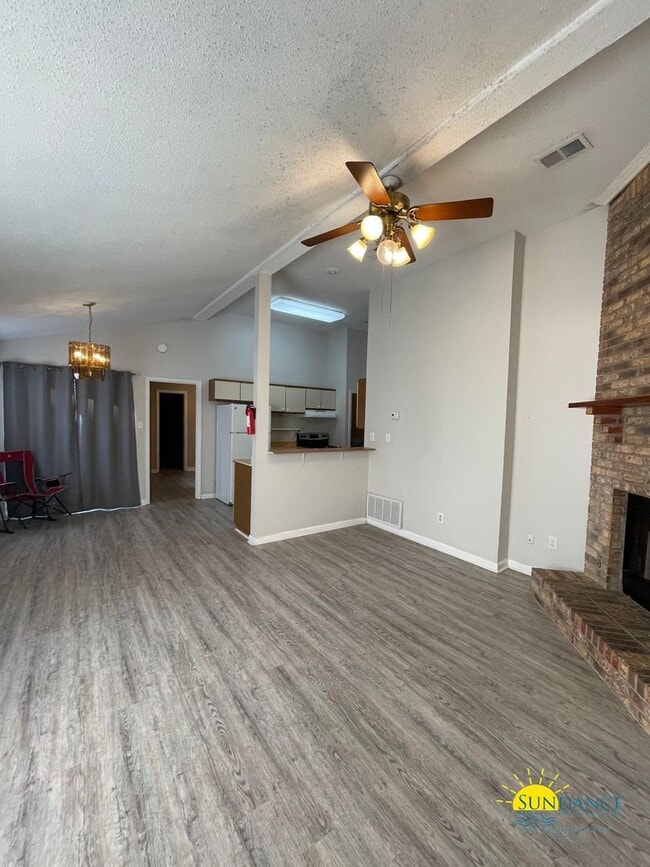 Building Photo - Beautifully Updated 2-Bedroom Duplex in Fort Walton Beach!