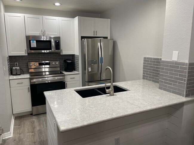 Building Photo - 2213 San Vittorino Cir