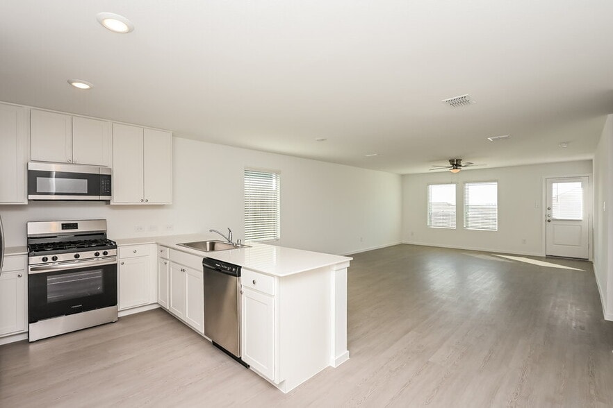 Building Photo - 10709 Revolver Dr