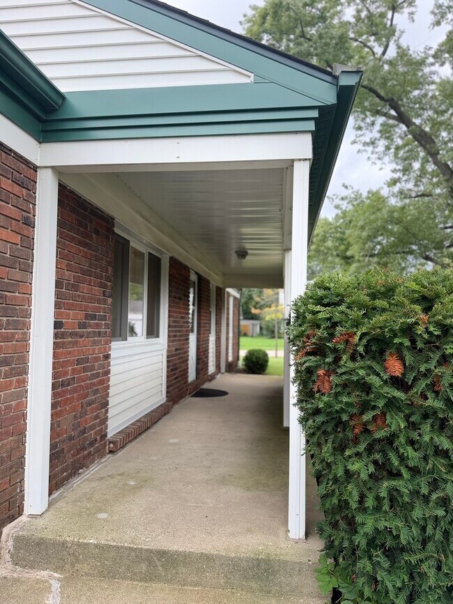 Building Photo - 930 Dorncliff Ln