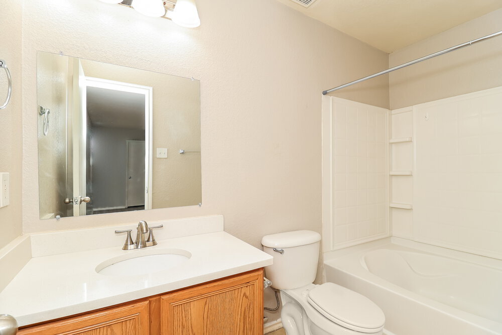 Building Photo - 4524 Waterford Dr