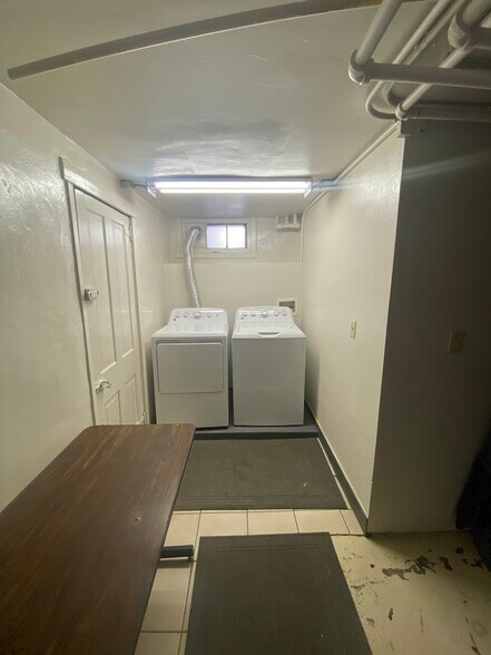 On-site laundry - 1112 N Wahsatch Ave