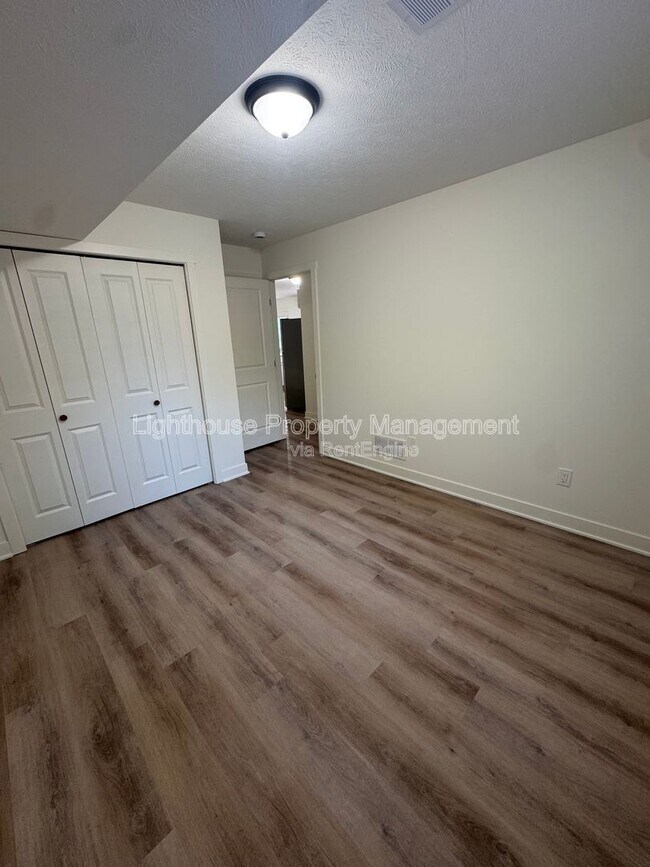 Building Photo - 313 Orchard Ave