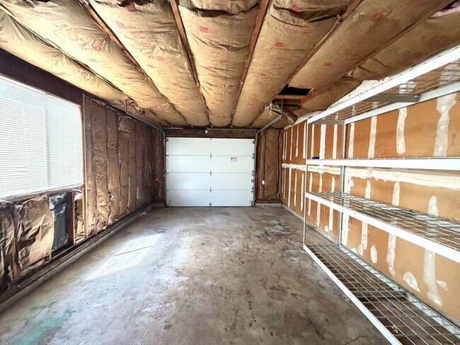 Building Photo - 410 Crona St
