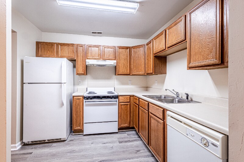 Building Photo - 585 Franklin Grove Church Rd