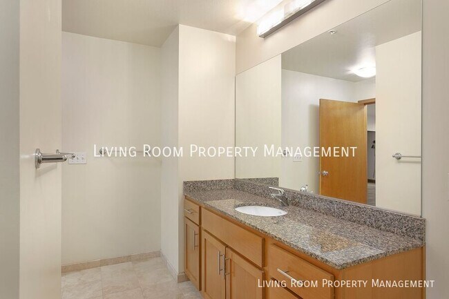 Building Photo - 2335 NW Raleigh St