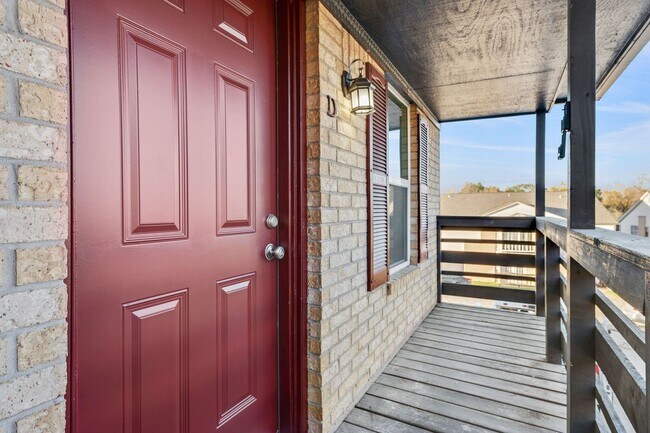 Building Photo - 1005 Summer Ct Cir