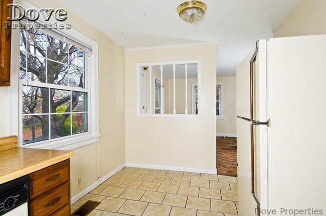 Building Photo - Coming Soon: 2BR, 1BA duplex (Do not apply without speaking with us first.)