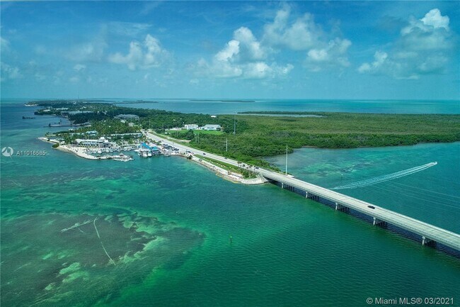 Building Photo - 2 Flamingo Hammock Rd