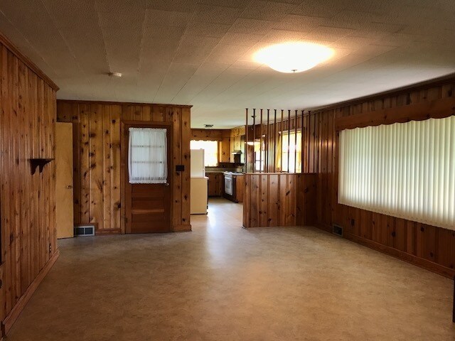 Building Photo - Graham area